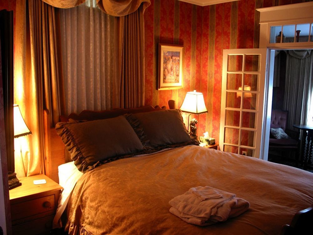 Calgary Westways Guest House מראה חיצוני תמונה