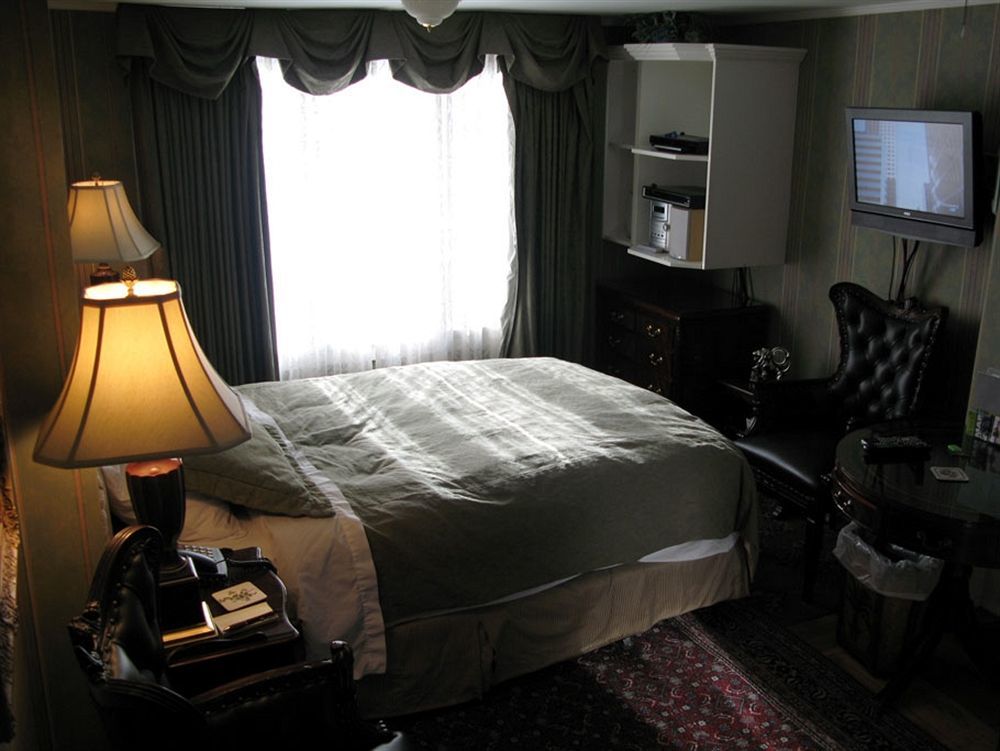 Calgary Westways Guest House מראה חיצוני תמונה