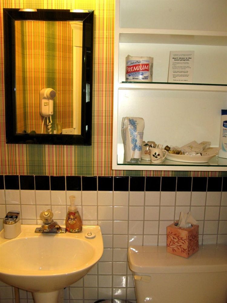 Calgary Westways Guest House מראה חיצוני תמונה