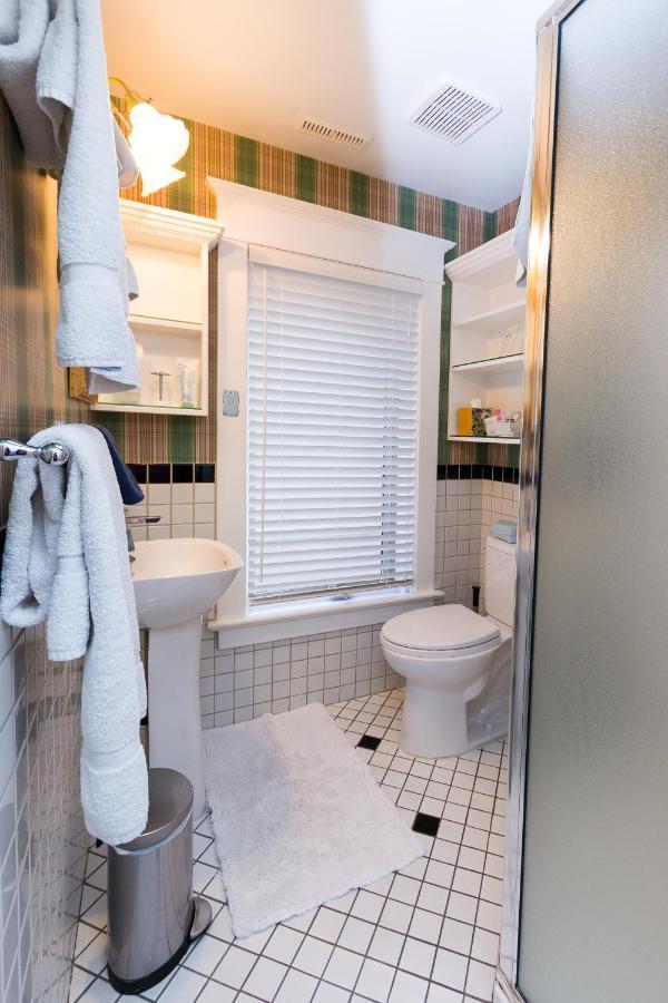 Calgary Westways Guest House מראה חיצוני תמונה